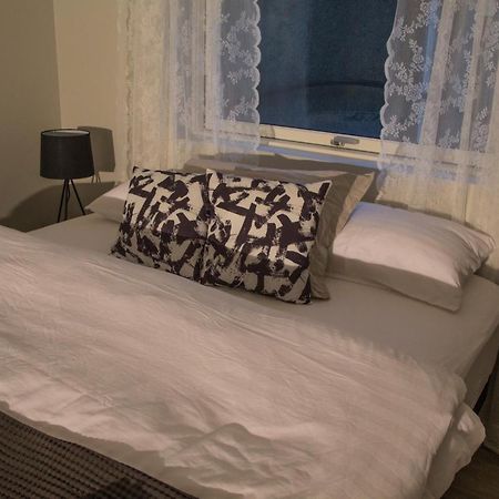 Varmi Guesthouse Apartments & Rooms Гвераґерді Екстер'єр фото